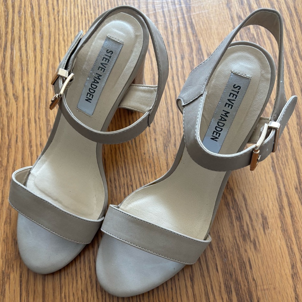 Steve Madden Women's Tan Sandals